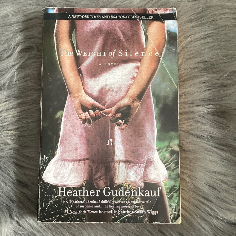 📚3/$25 Books The Weight of Silence